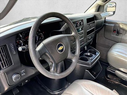 Used 2018 Chevrolet Express 2500 RWD image 14