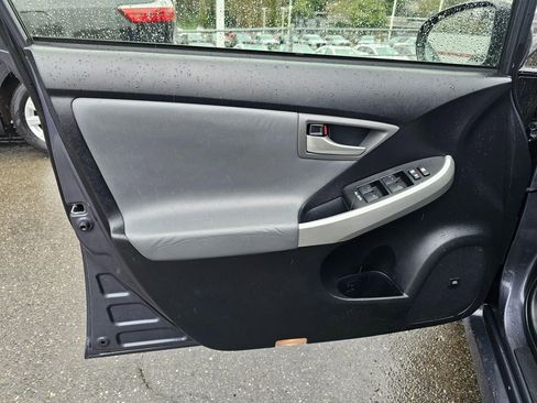 Used 2015 Toyota Prius Four w/ Deluxe Solar Roof Package image 21