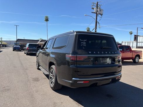Used 2024 Jeep Wagoneer L Series II image 8