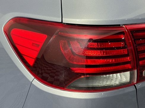 Used 2019 Kia Sorento S image 34