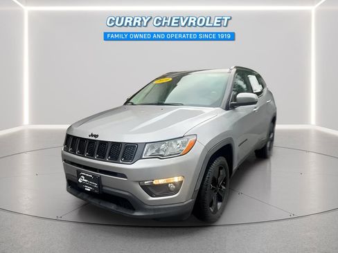 Used 2019 Jeep Compass Latitude AWD/4WD image 3