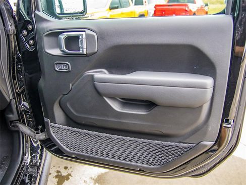 New 2026 Jeep Wrangler Unlimited Rubicon w/ Safety Group image 18