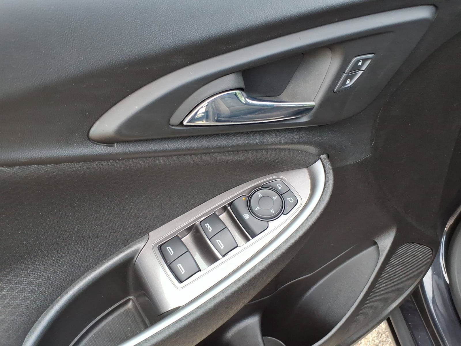 Used 2023 Chevrolet Malibu LT FWD image 12