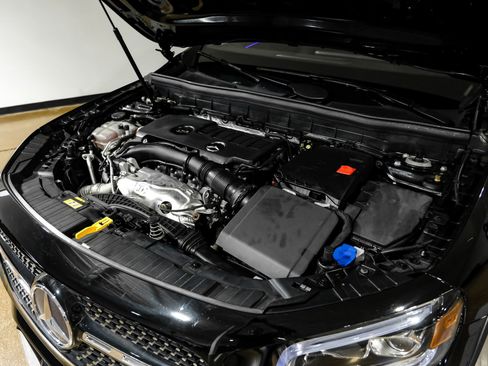 Used 2023 Mercedes-Benz GLB 250 4MATIC image 45