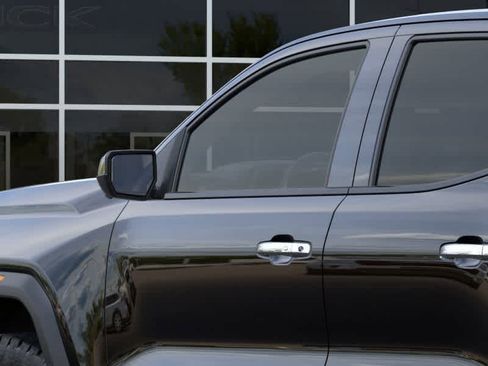 New 2026 GMC Canyon Denali image 12