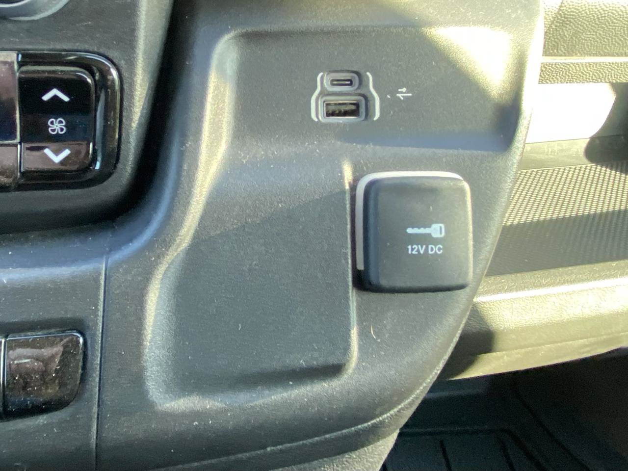 Used 2025 RAM ProMaster 3500 w/ Convenience Group FWD image 32