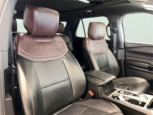 Used 2022 Ford Explorer Platinum w/ Equipment Group 601A image 17
