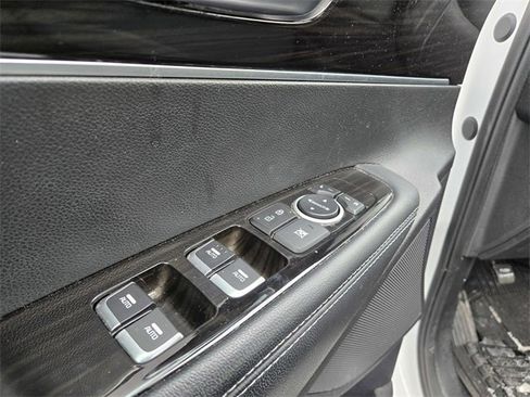 Used 2019 Kia Sorento LX w/ LX Convenience Package image 36