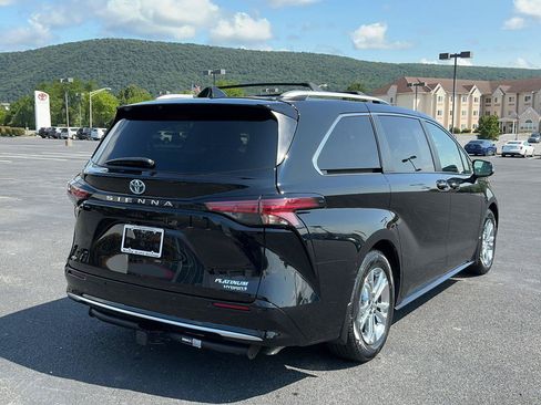 Certified 2023 Toyota Sienna Platinum AWD/4WD image 7