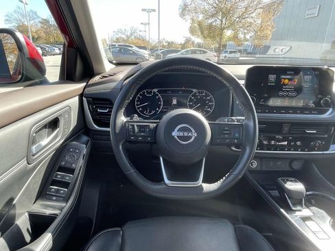 Used 2023 Nissan Rogue SL w/ SL Premium Package image 13