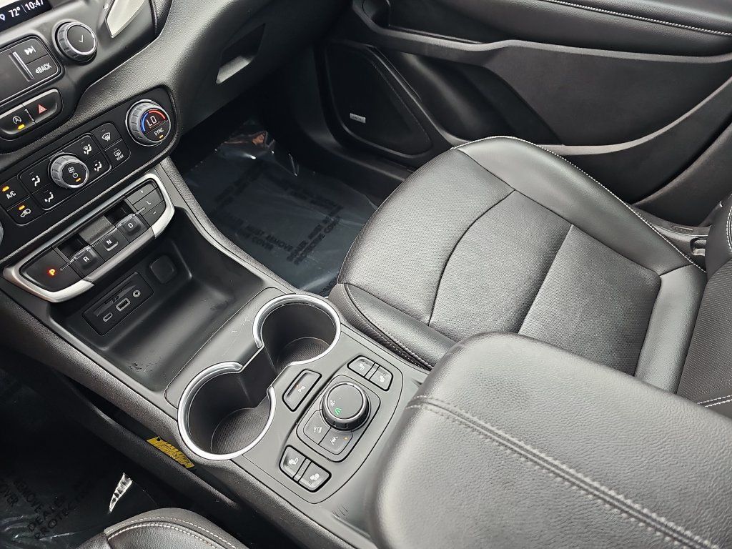 Used 2022 GMC Terrain SLT w/ Infotainment Package II FWD image 25