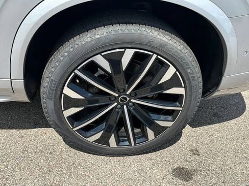 Used 2025 Volvo XC90 B6 Plus AWD/4WD image 7