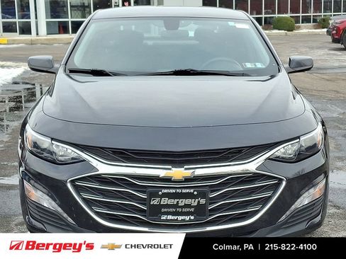 Used 2022 Chevrolet Malibu LT image 2