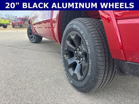 Used 2026 RAM 1500 4x4 Crew Cab image 4