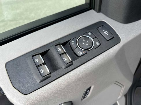 Used 2020 Ford F250 XLT w/ XLT Premium Package image 24