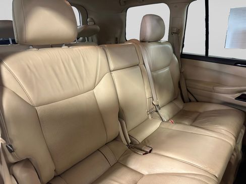 Used 2013 Lexus LX 570 4WD w/ Luxury Pkg image 25