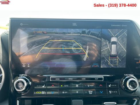 Used 2021 Toyota Highlander Limited AWD/4WD image 18
