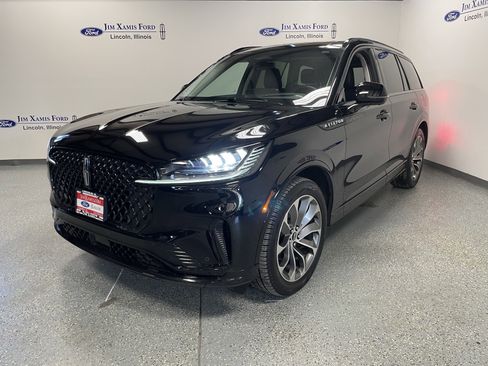 Used 2025 Lincoln Aviator AWD w/ Jet Appearance Package image 3