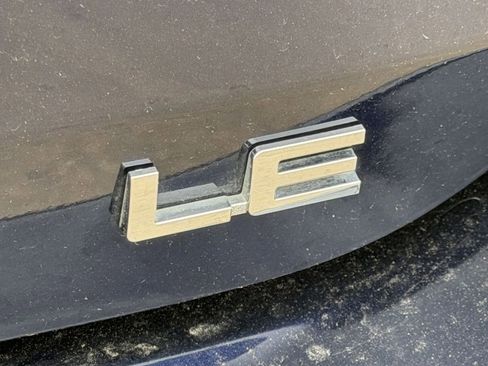 Used 2025 Toyota Highlander LE FWD image 11