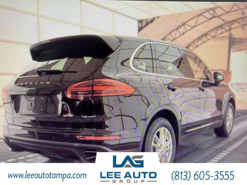 Used 2018 Porsche Cayenne AWD/4WD image 2