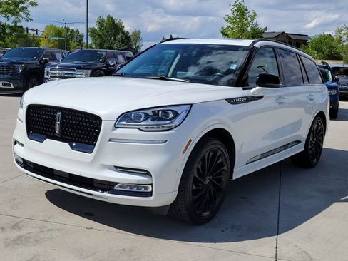 Used 2023 Lincoln Aviator Reserve w/ Equipment Group 201A AWD/4WD image 4