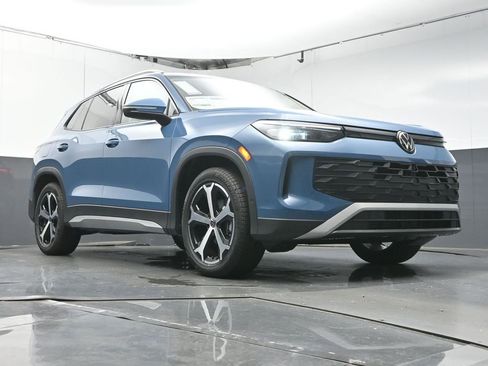 New 2026 Volkswagen Tiguan SE FWD image 34