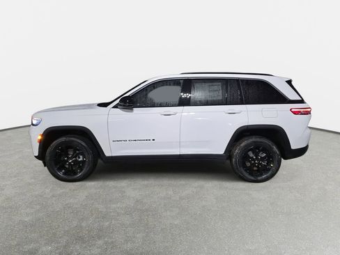 New 2026 Jeep Grand Cherokee Altitude image 8
