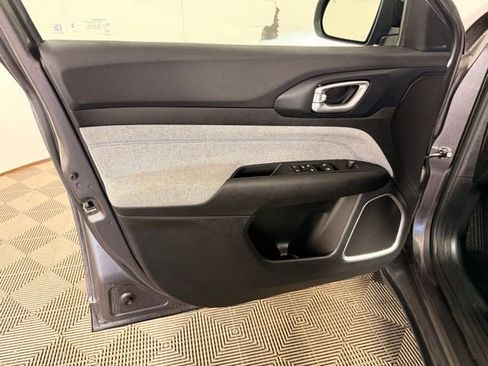 Used 2023 Jeep Compass Latitude AWD/4WD image 14