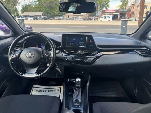Used 2018 Toyota C-HR XLE image 15
