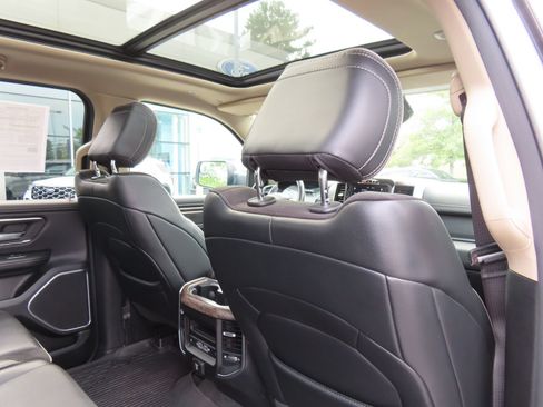 Used 2020 RAM 1500 Laramie AWD/4WD image 38