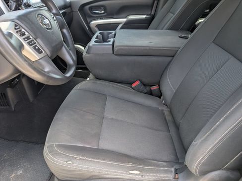 Used 2018 Nissan Titan SV AWD/4WD image 8