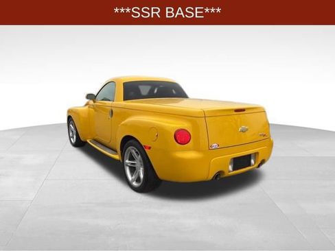Used 2005 Chevrolet SSR w/ Preferred Equipment Group image 5