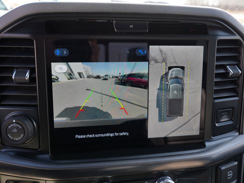 Used 2025 Ford F150 Platinum image 36