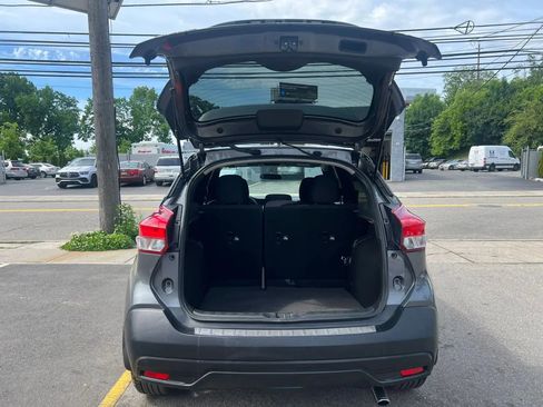 Used 2019 Nissan Kicks SV FWD image 9