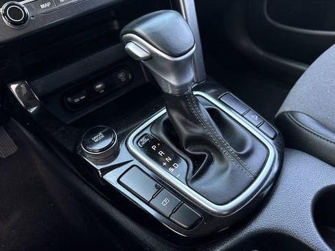 Used 2024 Kia Seltos S FWD image 19