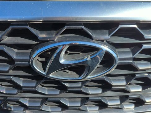 Used 2019 Hyundai Santa Fe SE image 6