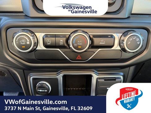 Used 2021 Jeep Gladiator Sport image 25