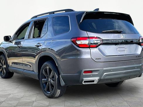 Used 2025 Honda Pilot Black Edition image 5