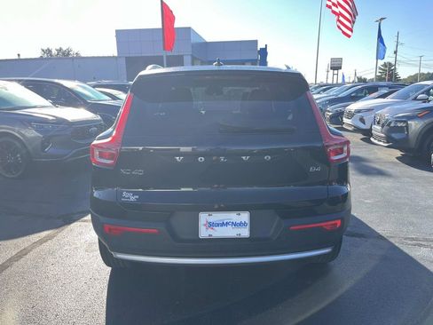 Used 2023 Volvo XC40 B4 Ultimate image 6