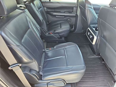 Used 2023 Ford Expedition XLT image 21