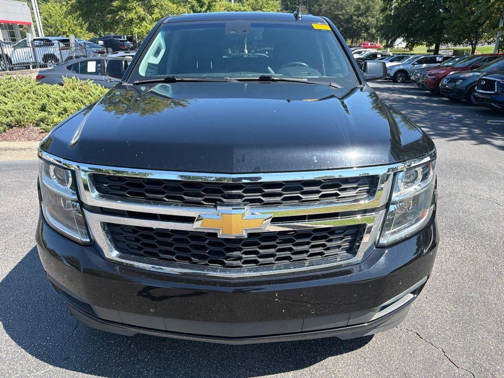 Used 2019 Chevrolet Tahoe LT w/ Luxury Package AWD/4WD image 3