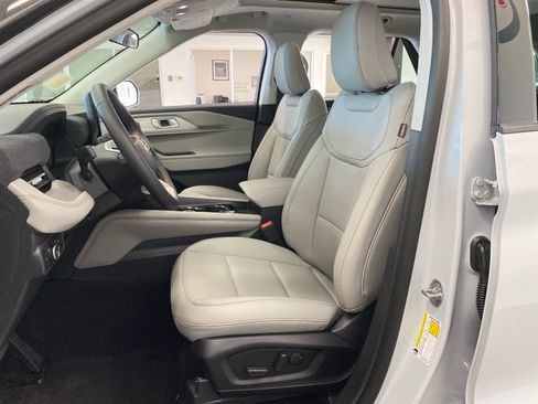 New 2026 Ford Explorer Active w/ Active Comfort Package AWD/4WD image 23