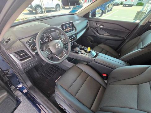 Certified 2025 Nissan Rogue SV w/ SV Premium Package FWD image 21