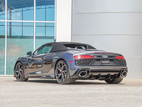 Used 2021 Audi R8 V10 w/ Premium Package image 17