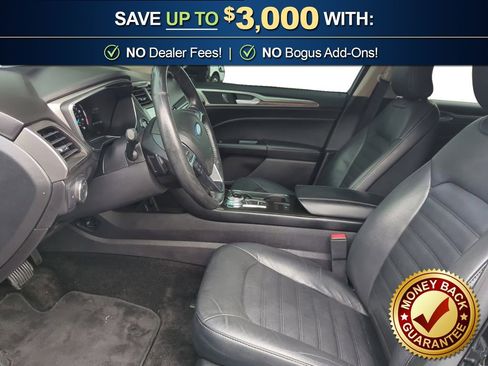 Used 2017 Ford Fusion SE w/ Fusion SE Technology Package FWD image 14