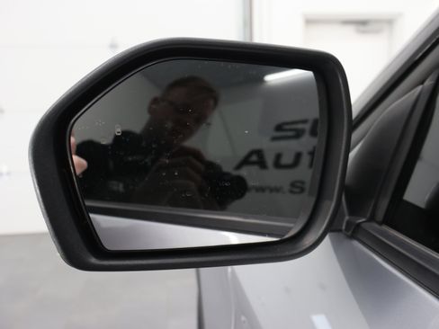 Used 2021 Ford Explorer XLT w/ Equipment Group 202A AWD/4WD image 37