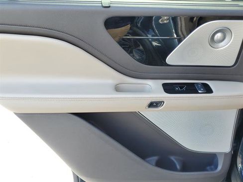 Used 2022 Lincoln Aviator Reserve w/ Equipment Group 201A image 38