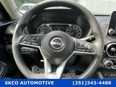 Used 2024 Nissan Sentra SV FWD image 18