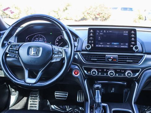 Used 2019 Honda Accord Sport image 13