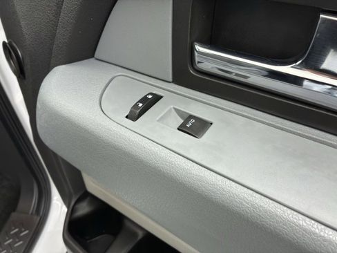 Used 2013 Ford F150 XLT w/ XLT Chrome Pkg image 40